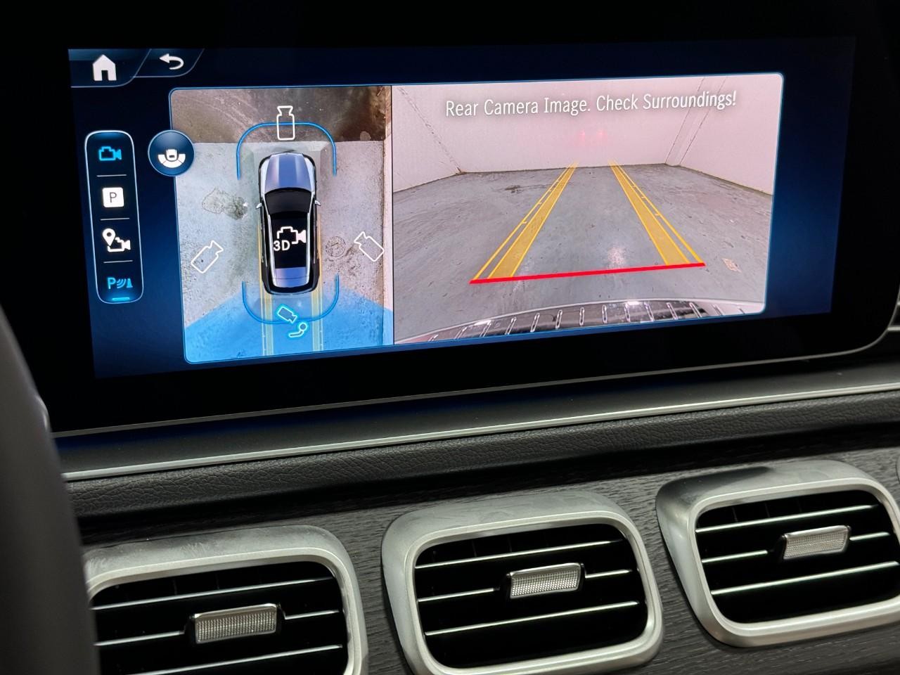 Mercedes-Benz GLE Vehicle Full-screen Gallery Image 37