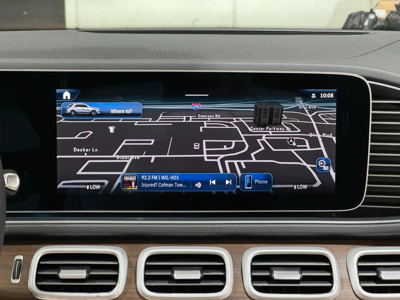 Mercedes-Benz GLE Vehicle Full-screen Gallery Image 14