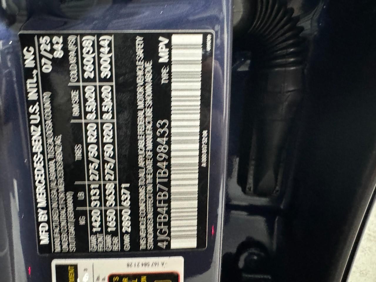 Mercedes-Benz GLE Vehicle Full-screen Gallery Image 38