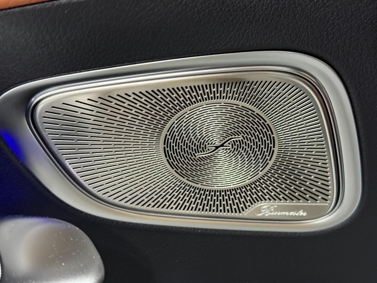 Mercedes-Benz GLC Vehicle Full-screen Gallery Image 27