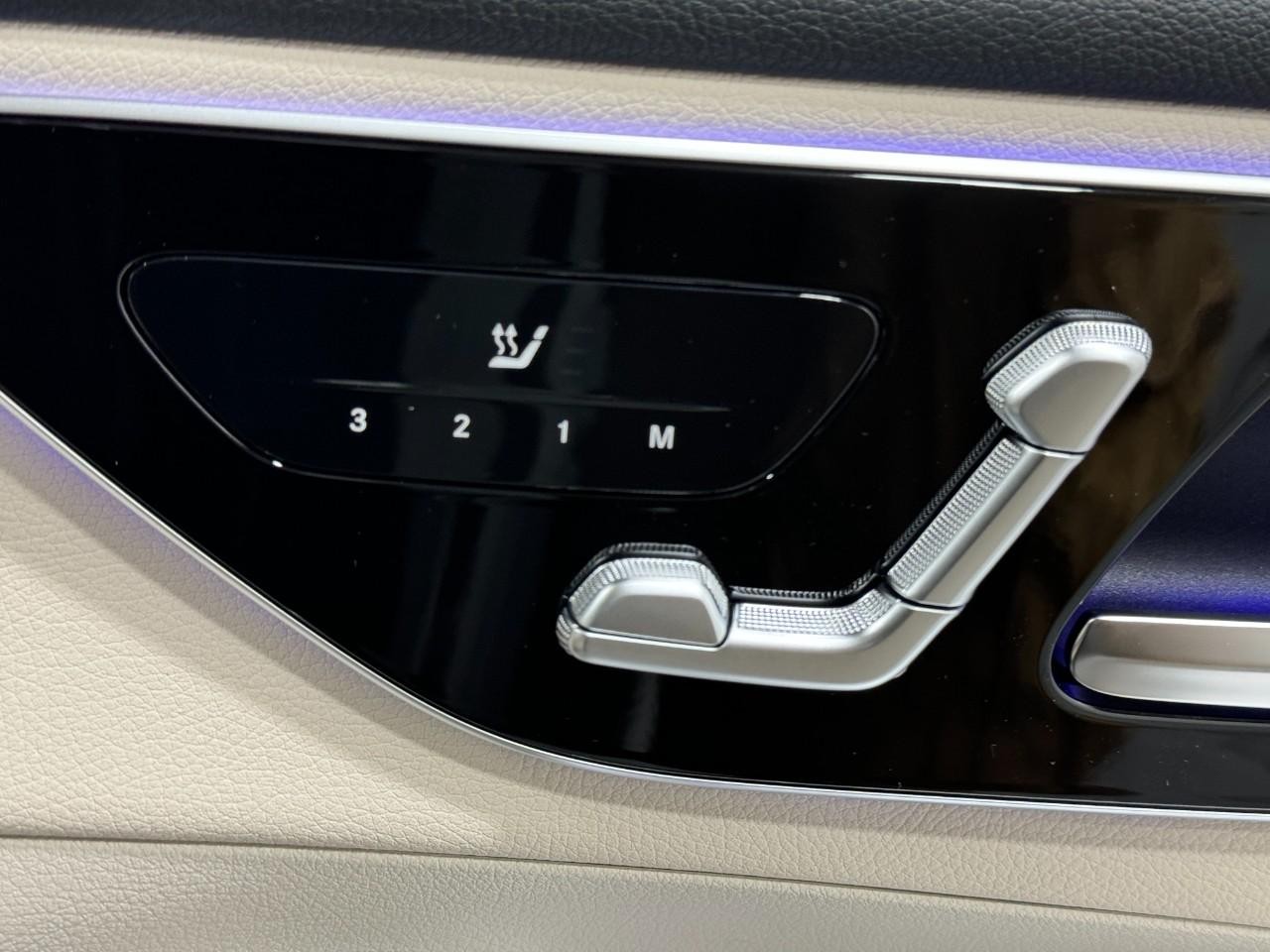 Mercedes-Benz GLC Vehicle Full-screen Gallery Image 21