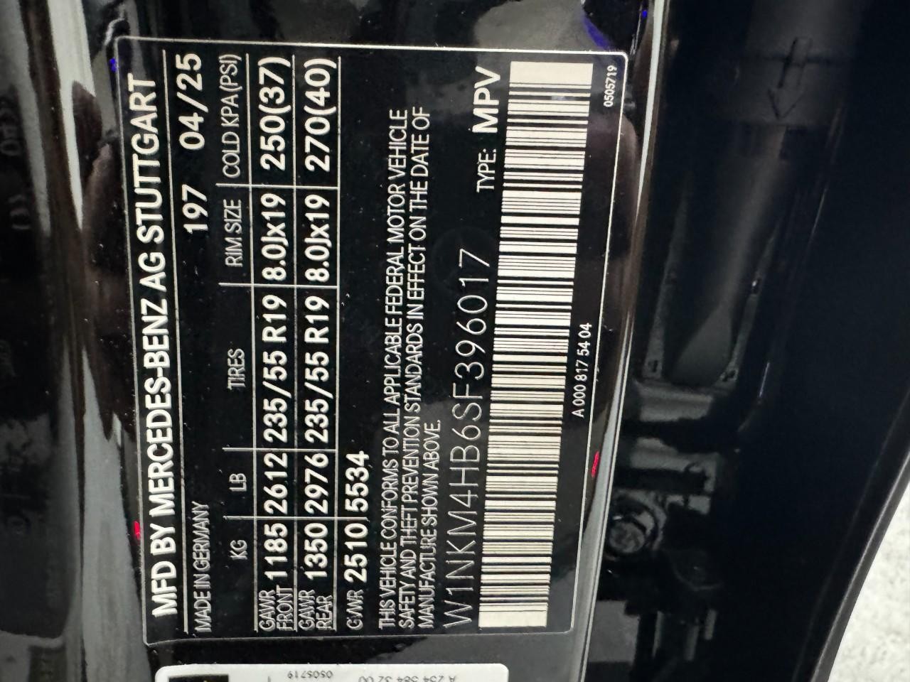 Mercedes-Benz GLC Vehicle Full-screen Gallery Image 38