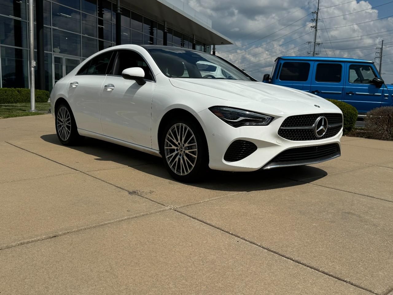 Mercedes-Benz CLA Vehicle Full-screen Gallery Image 6