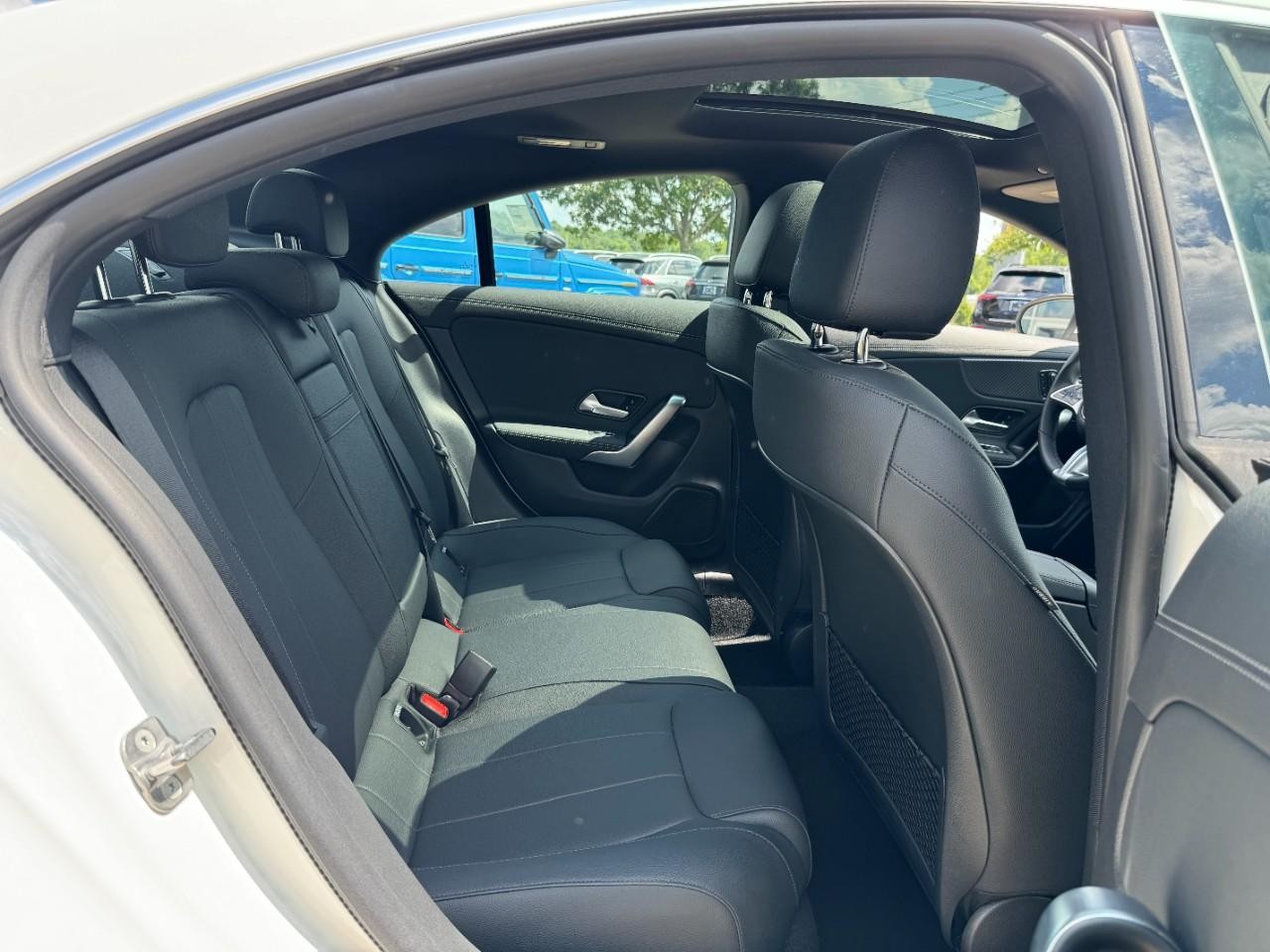 Mercedes-Benz CLA Vehicle Full-screen Gallery Image 10