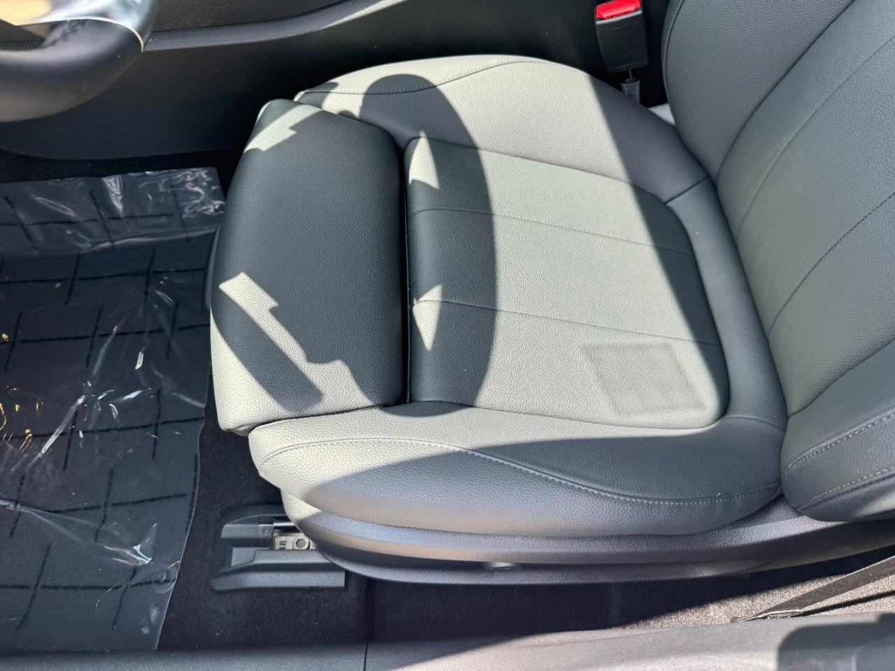 Mercedes-Benz CLA Vehicle Full-screen Gallery Image 29