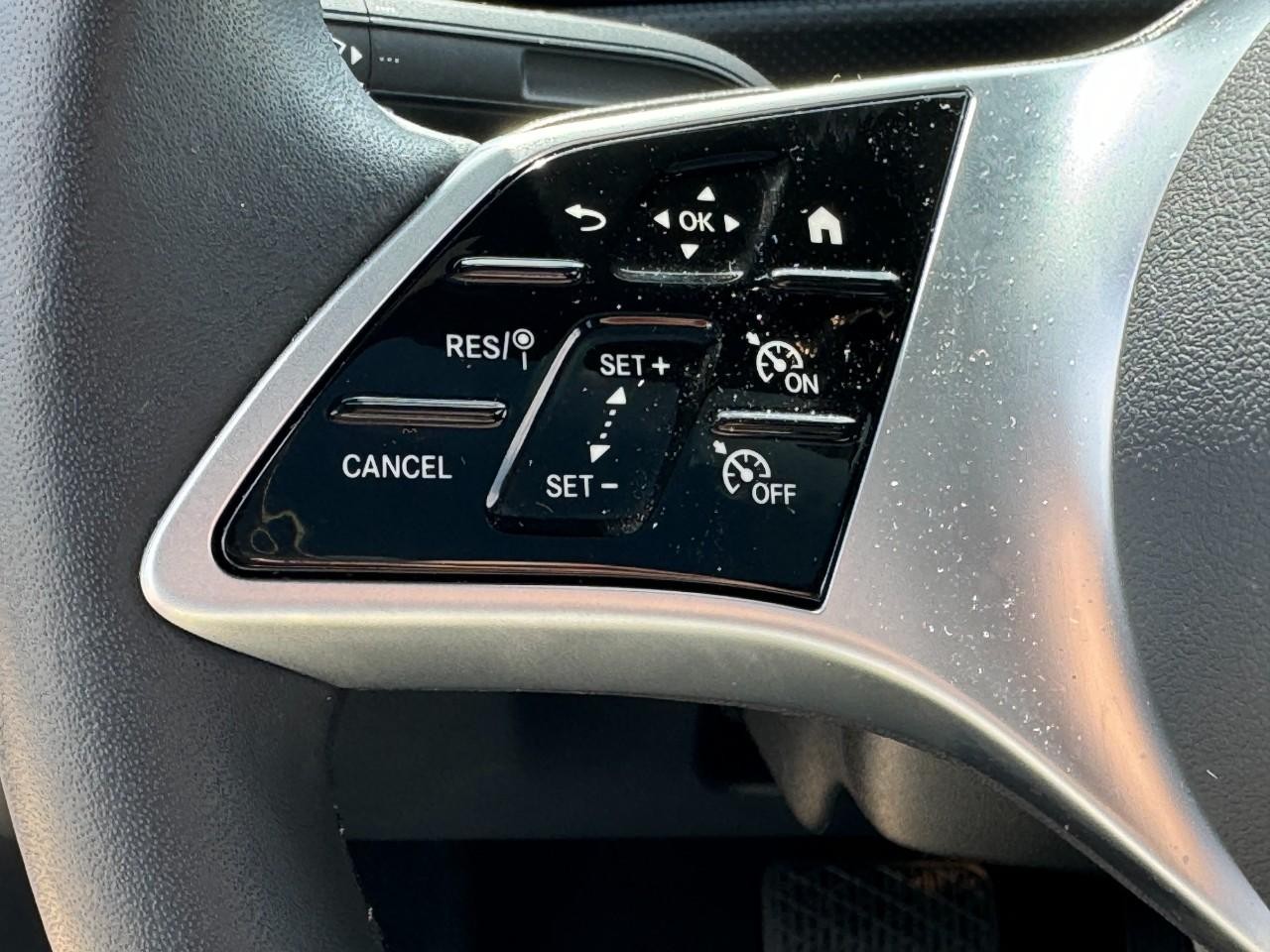 Mercedes-Benz CLA Vehicle Full-screen Gallery Image 32