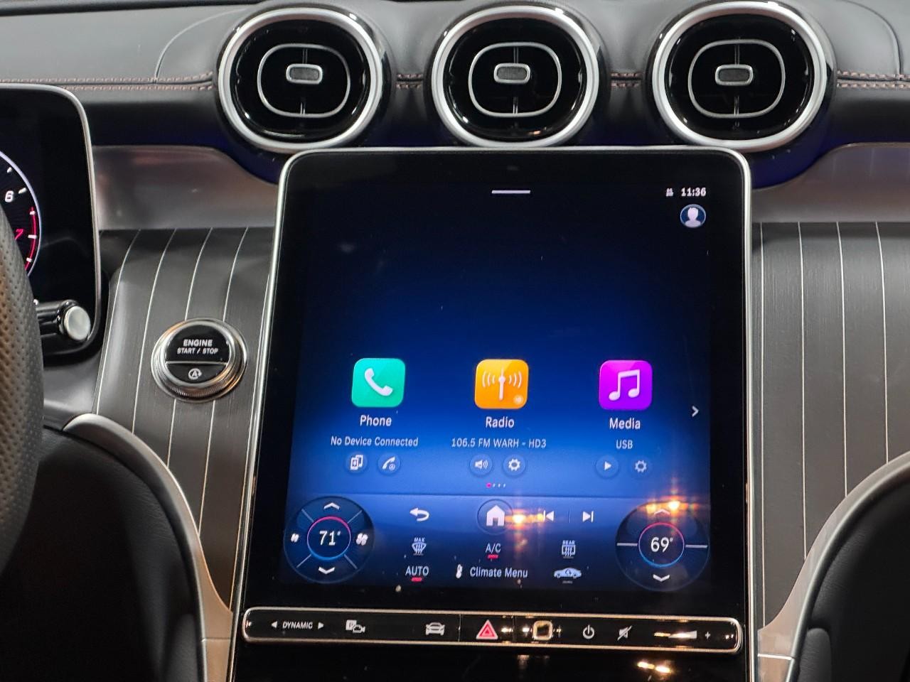 Mercedes-Benz GLC Vehicle Full-screen Gallery Image 15