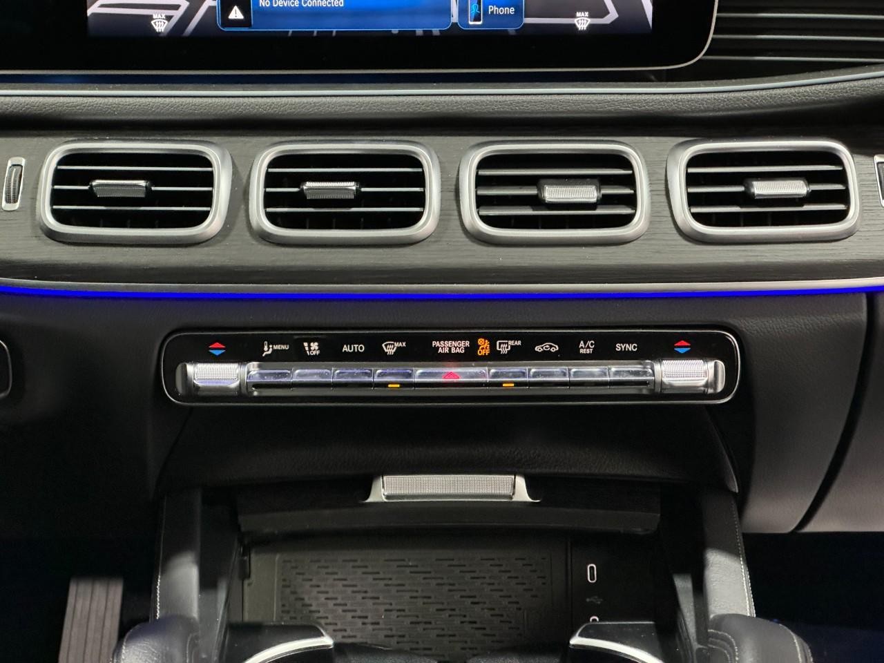 Mercedes-Benz GLE Vehicle Full-screen Gallery Image 15