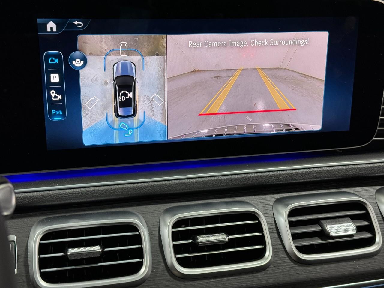 Mercedes-Benz GLE Vehicle Full-screen Gallery Image 36