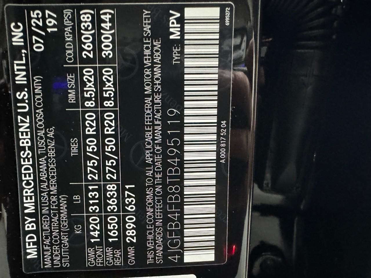 Mercedes-Benz GLE Vehicle Full-screen Gallery Image 37