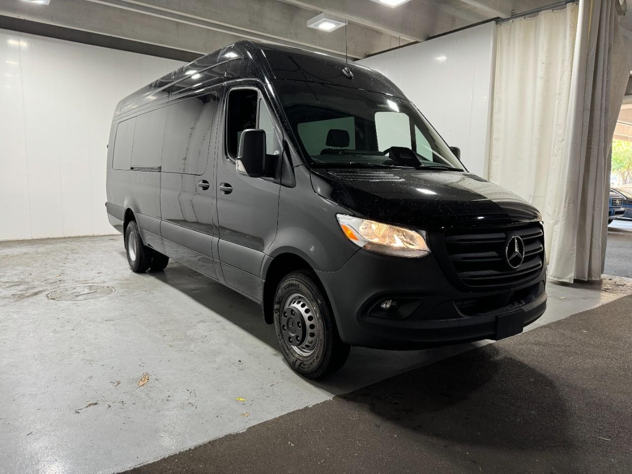Mercedes-Benz Sprinter Cargo Van Vehicle Full-screen Gallery Image 6
