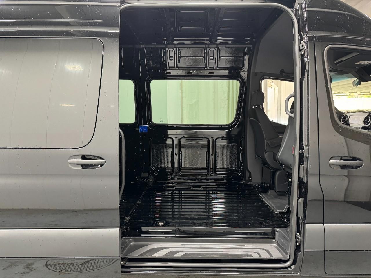 Mercedes-Benz Sprinter Cargo Van Vehicle Full-screen Gallery Image 9