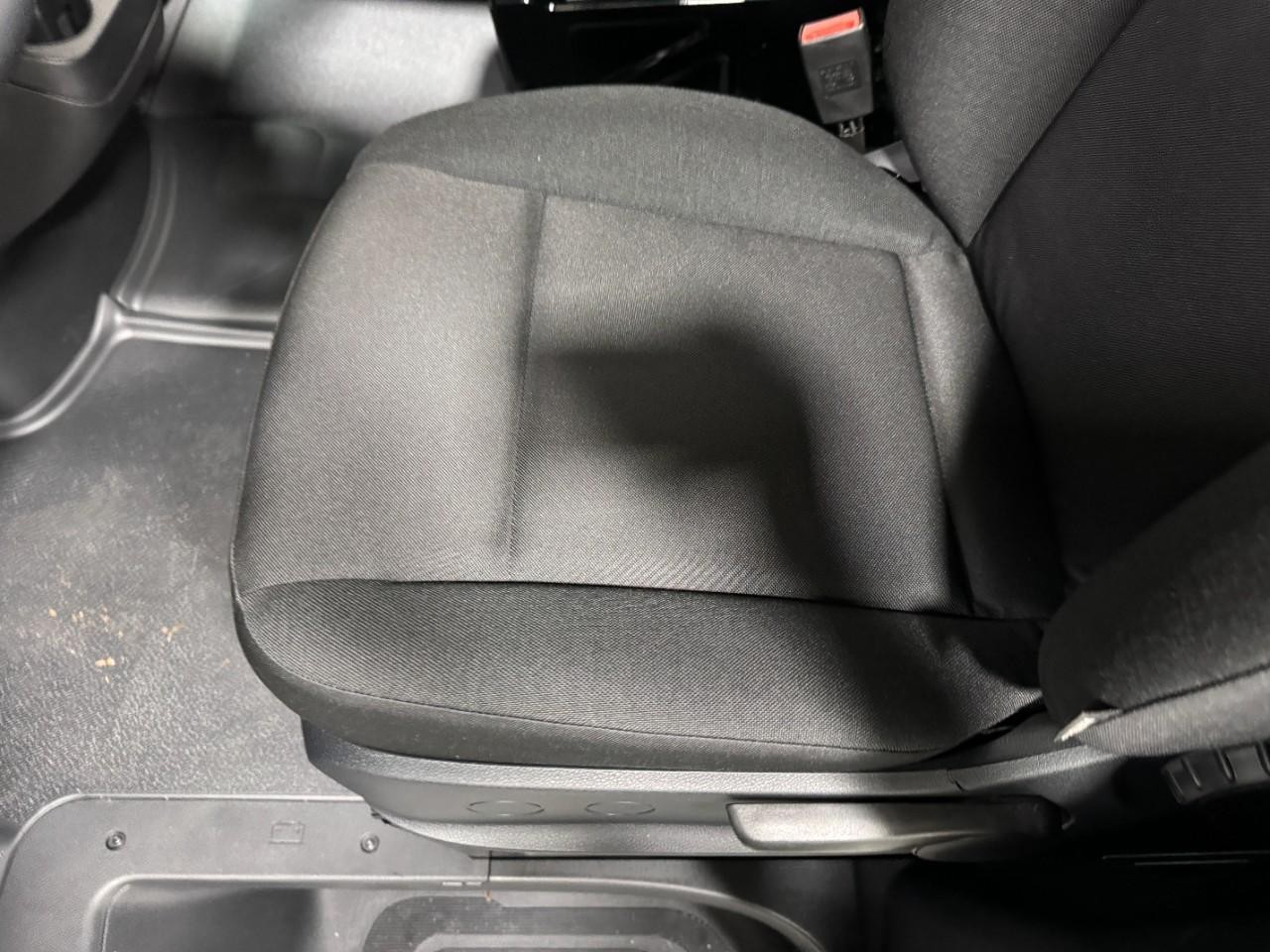 Mercedes-Benz Sprinter Cargo Van Vehicle Full-screen Gallery Image 24