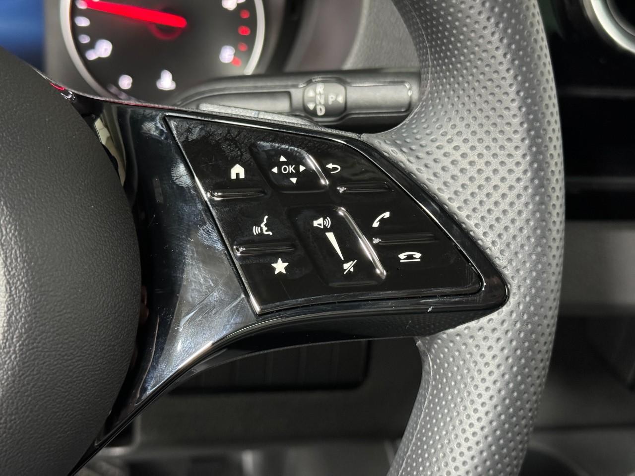 Mercedes-Benz Sprinter Cargo Van Vehicle Full-screen Gallery Image 27