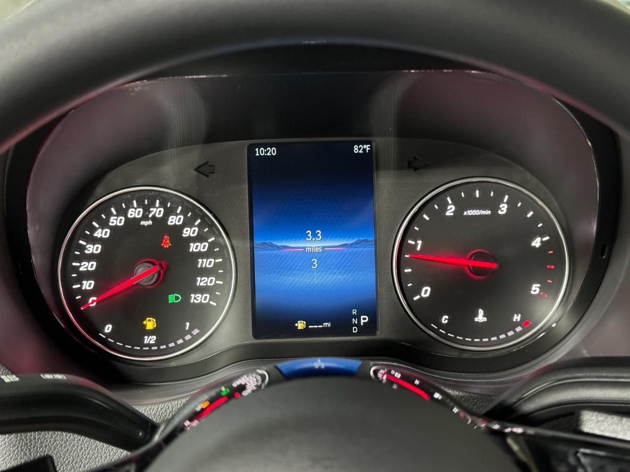 Mercedes-Benz Sprinter Cargo Van Vehicle Full-screen Gallery Image 28