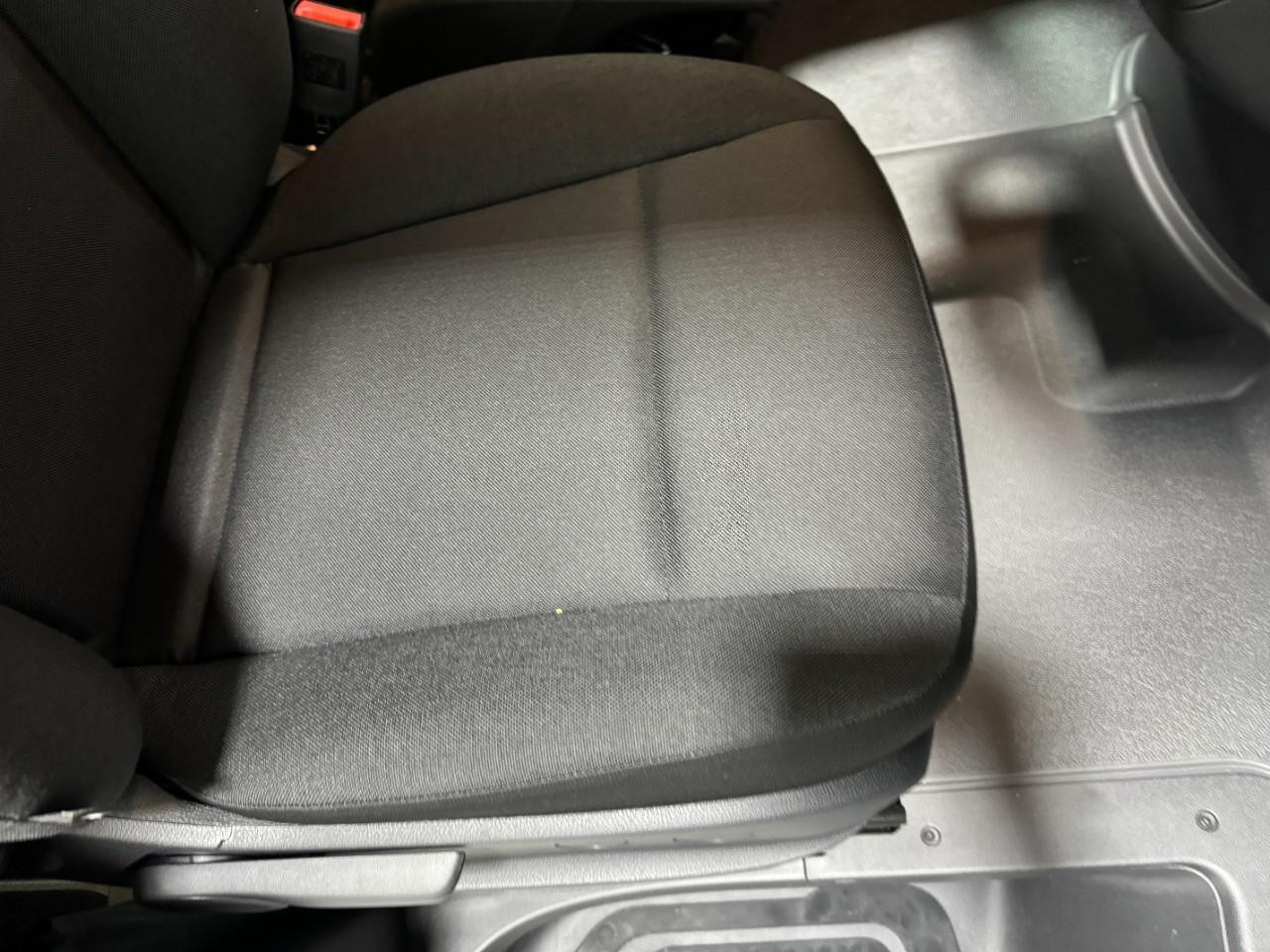 Mercedes-Benz Sprinter Cargo Van Vehicle Full-screen Gallery Image 17