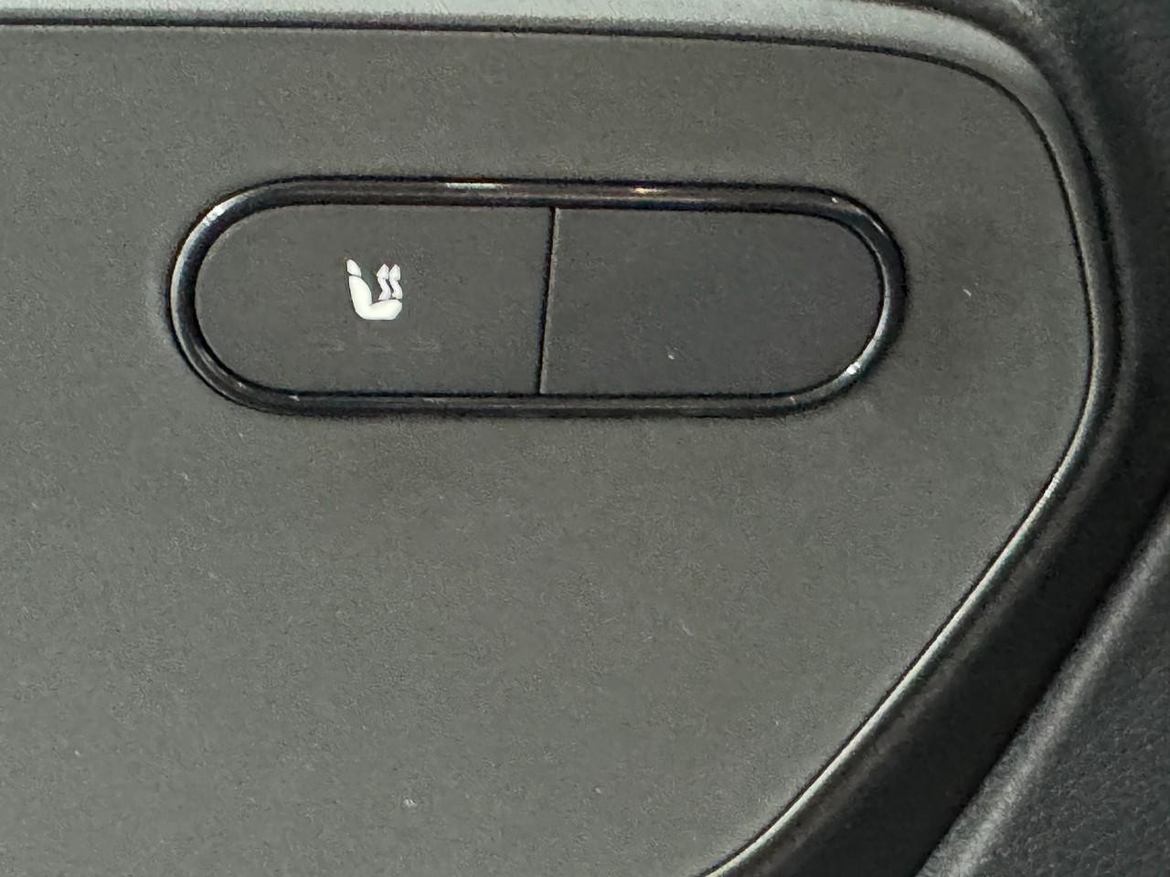 Mercedes-Benz Sprinter Cargo Van Vehicle Full-screen Gallery Image 21