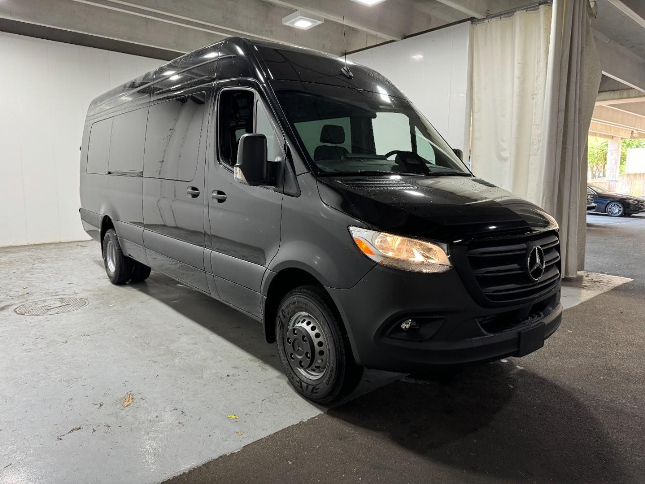 Mercedes-Benz Sprinter Cargo Van Vehicle Full-screen Gallery Image 6