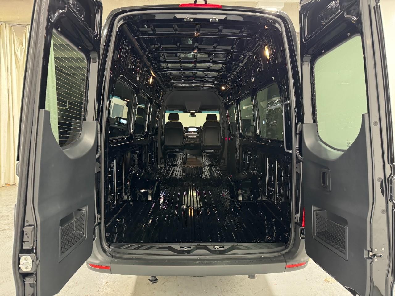 Mercedes-Benz Sprinter Cargo Van Vehicle Full-screen Gallery Image 8