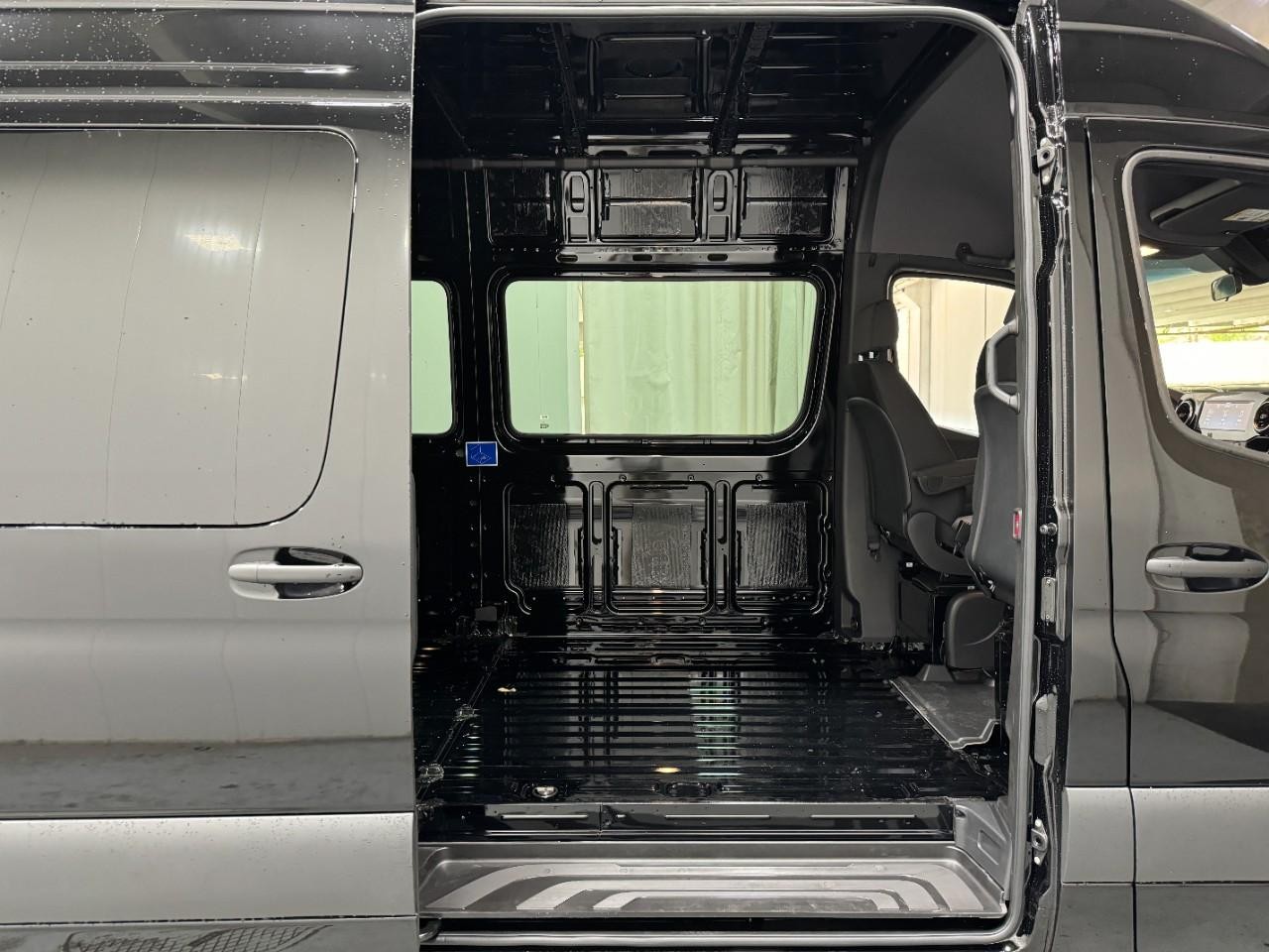 Mercedes-Benz Sprinter Cargo Van Vehicle Full-screen Gallery Image 9