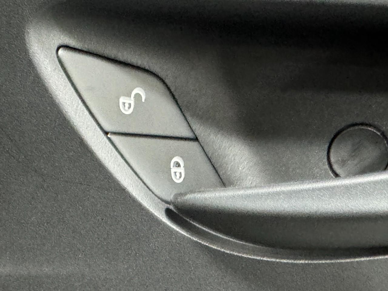 Mercedes-Benz Sprinter Cargo Van Vehicle Full-screen Gallery Image 19