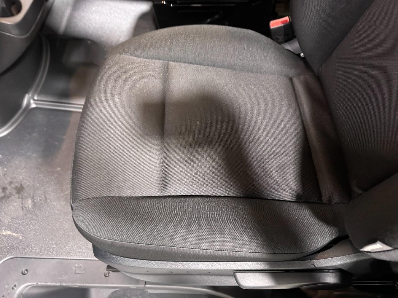 Mercedes-Benz Sprinter Cargo Van Vehicle Full-screen Gallery Image 24