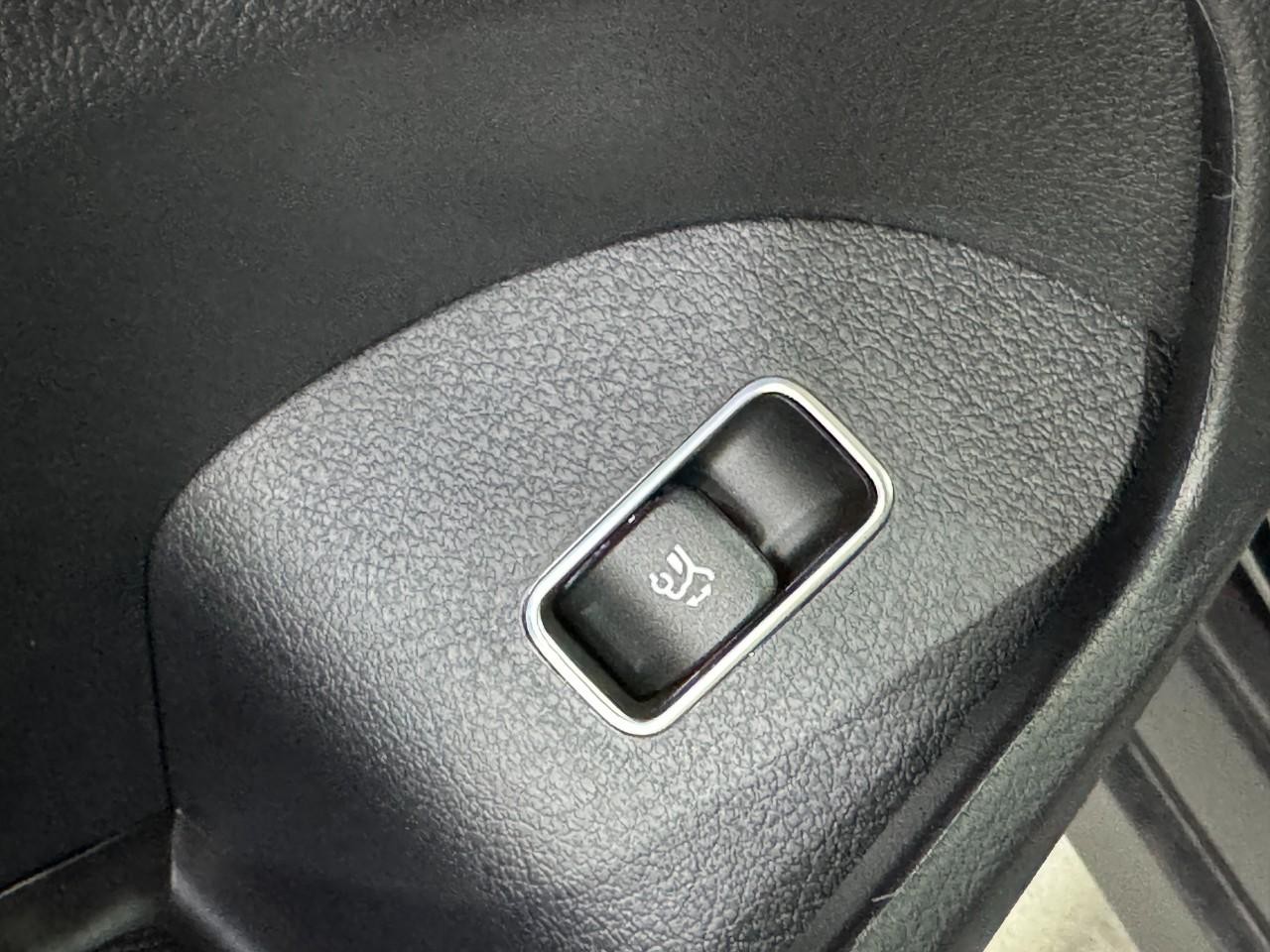 Mercedes-Benz GLE Vehicle Full-screen Gallery Image 28