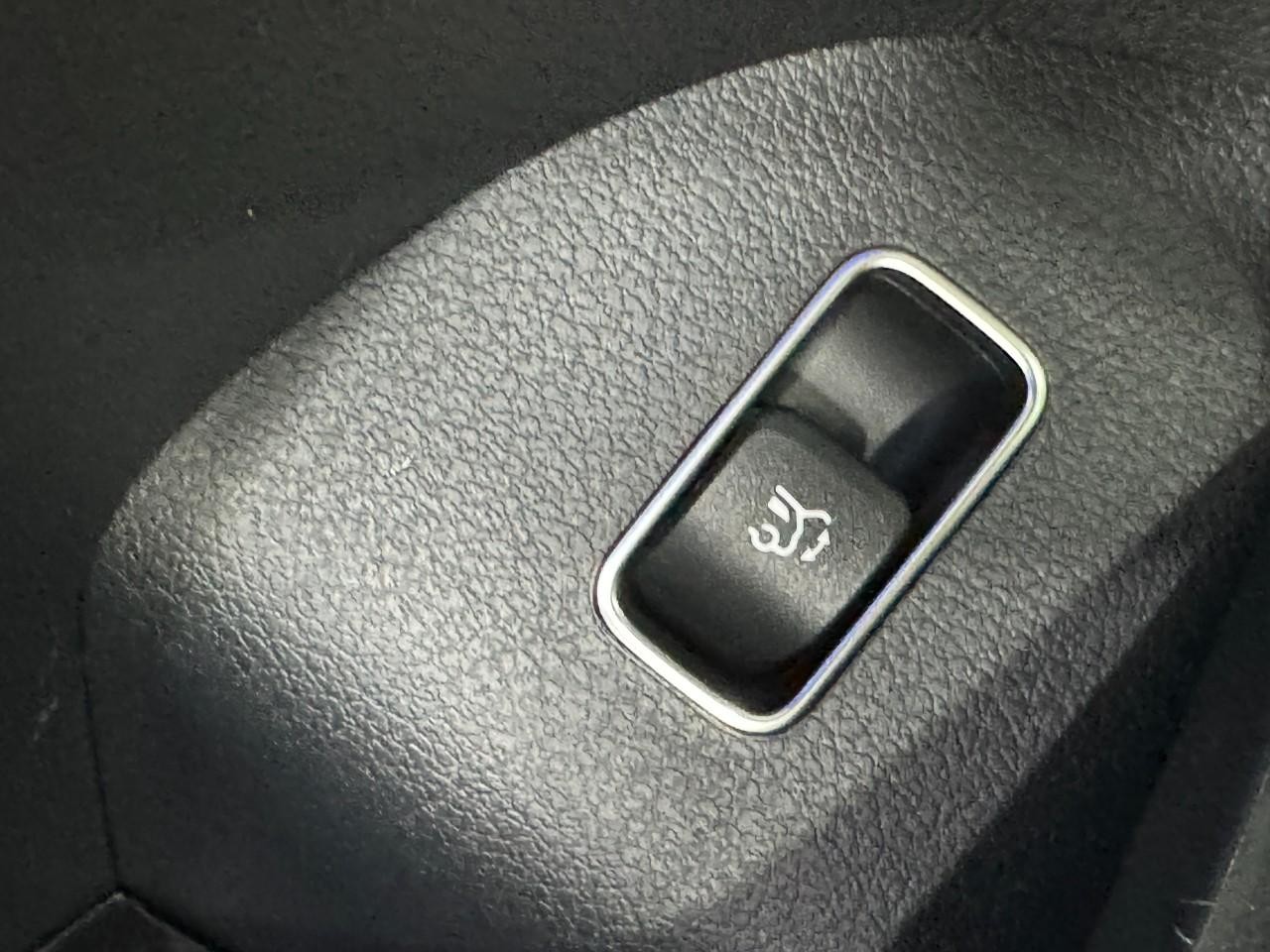 Mercedes-Benz GLE Vehicle Full-screen Gallery Image 28