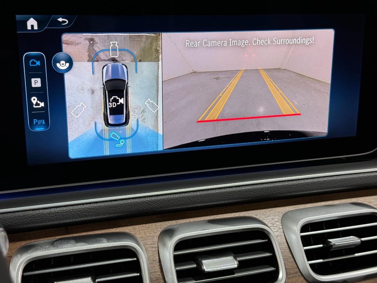 Mercedes-Benz GLE Vehicle Full-screen Gallery Image 37