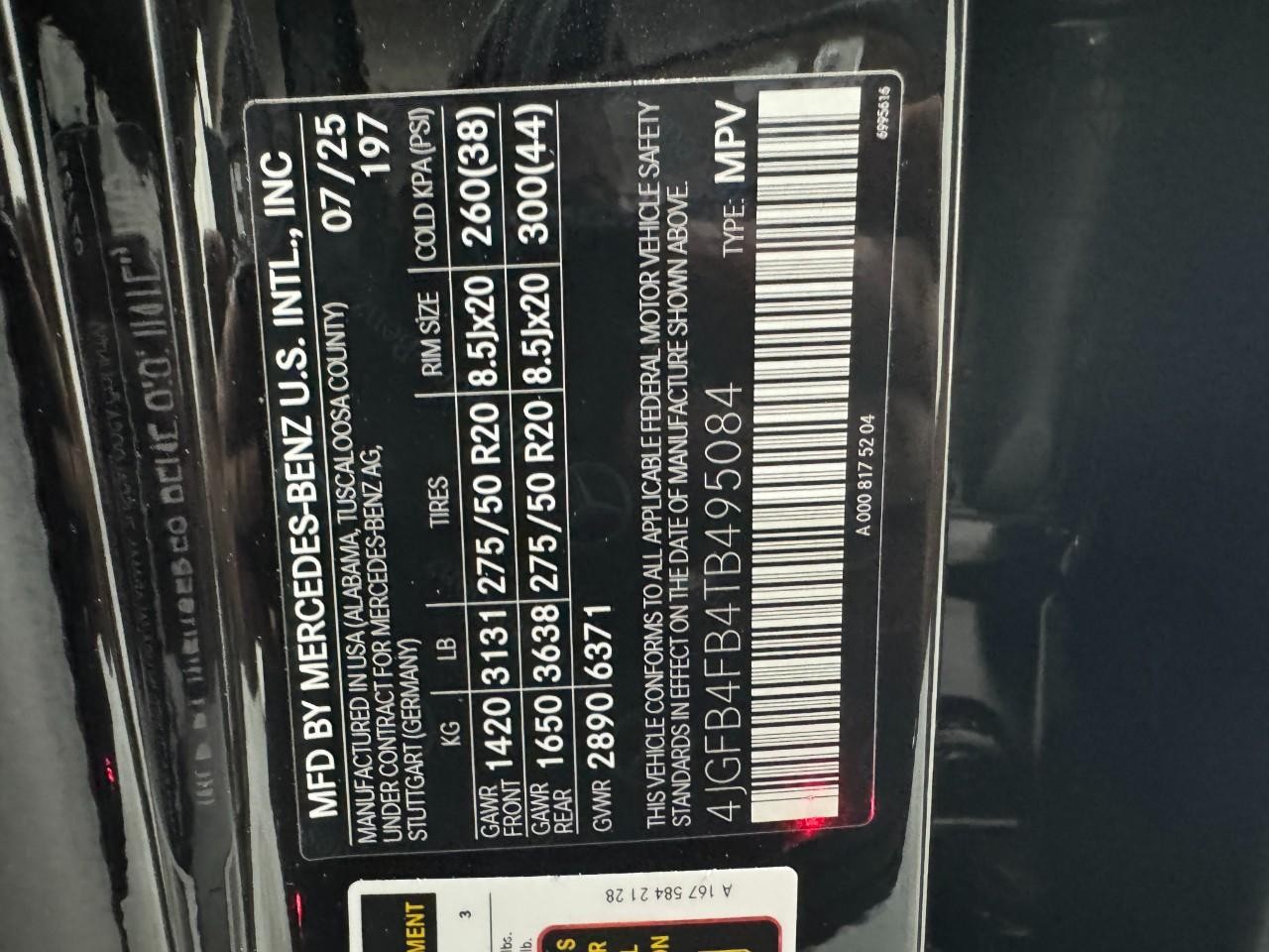 Mercedes-Benz GLE Vehicle Full-screen Gallery Image 38