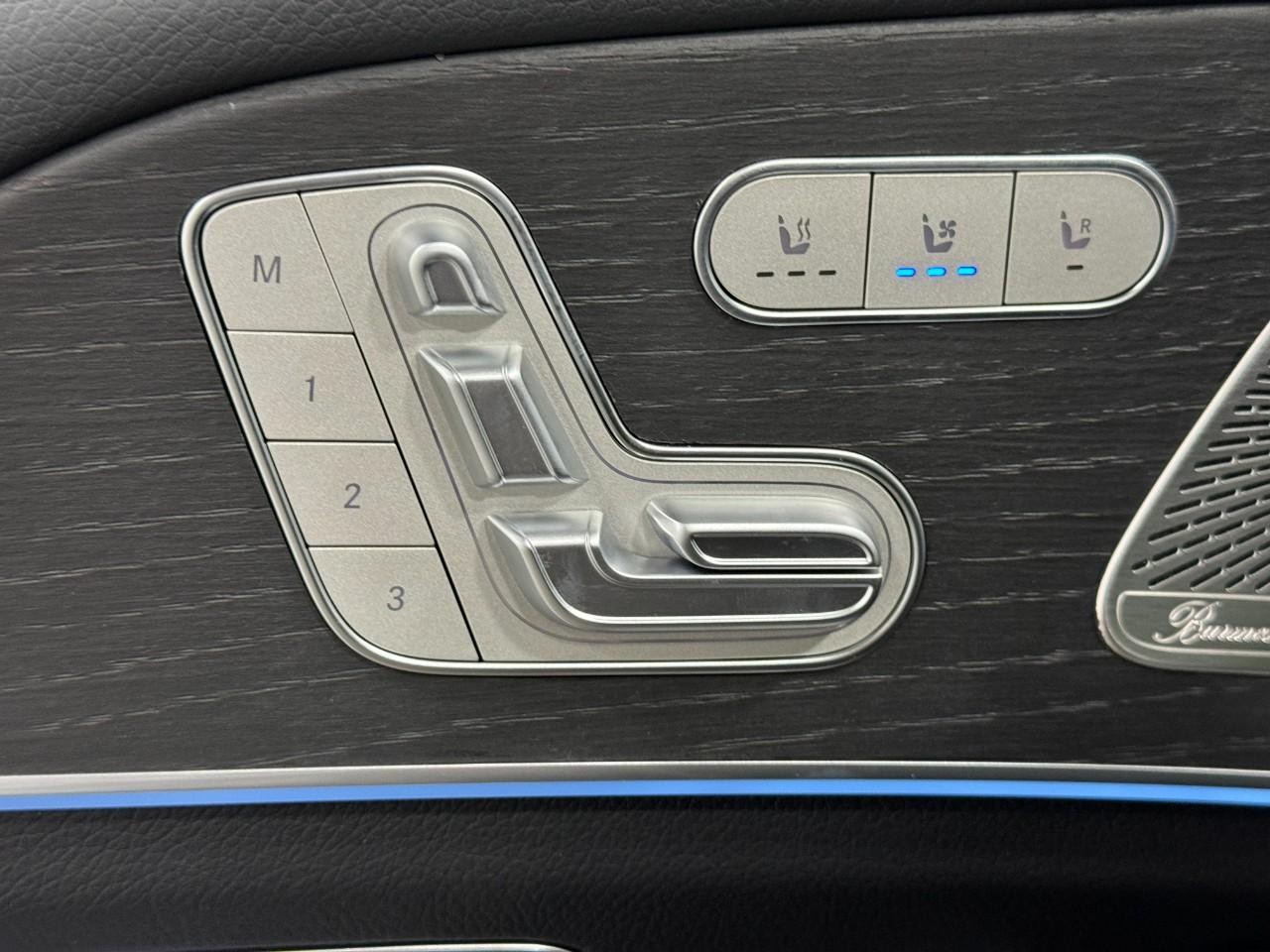 Mercedes-Benz GLE Vehicle Full-screen Gallery Image 25