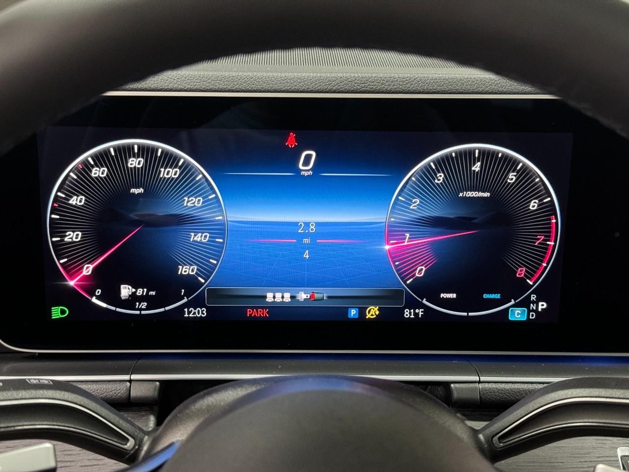 Mercedes-Benz GLE Vehicle Full-screen Gallery Image 35