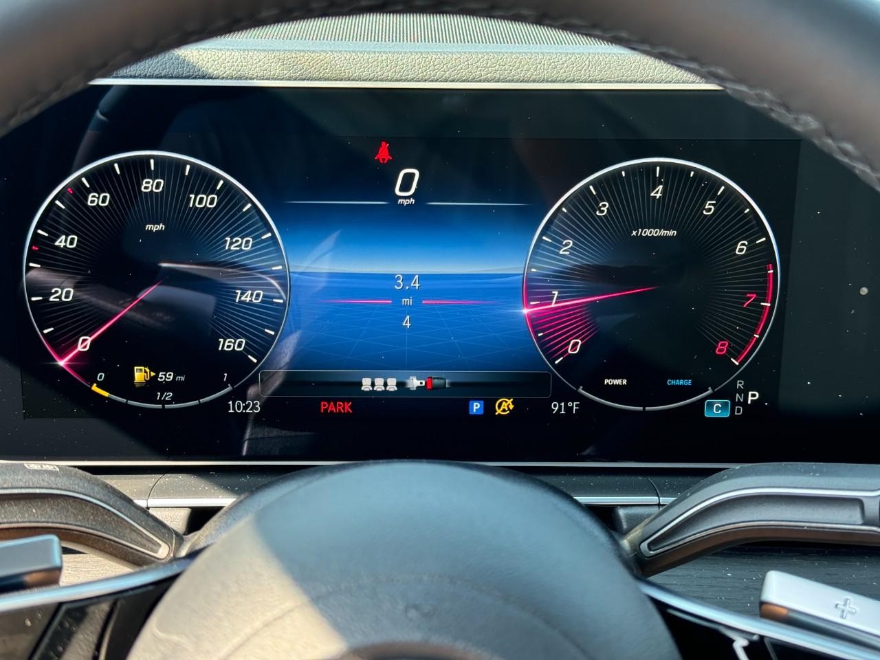 Mercedes-Benz GLE Vehicle Full-screen Gallery Image 33