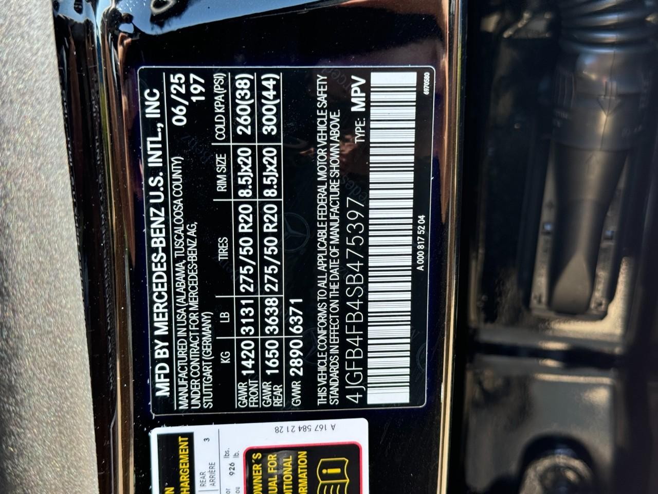 Mercedes-Benz GLE Vehicle Full-screen Gallery Image 36