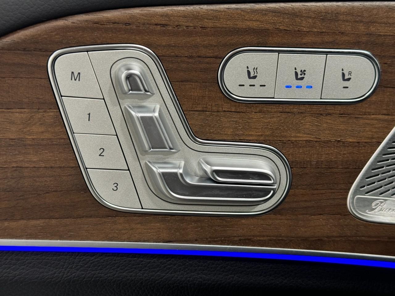 Mercedes-Benz GLE Vehicle Full-screen Gallery Image 25