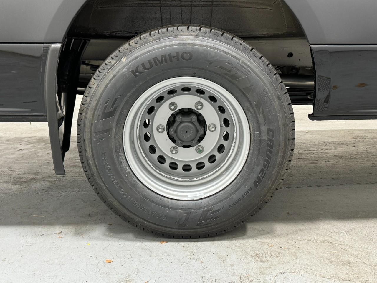 Mercedes-Benz Sprinter Cargo Van Vehicle Full-screen Gallery Image 5