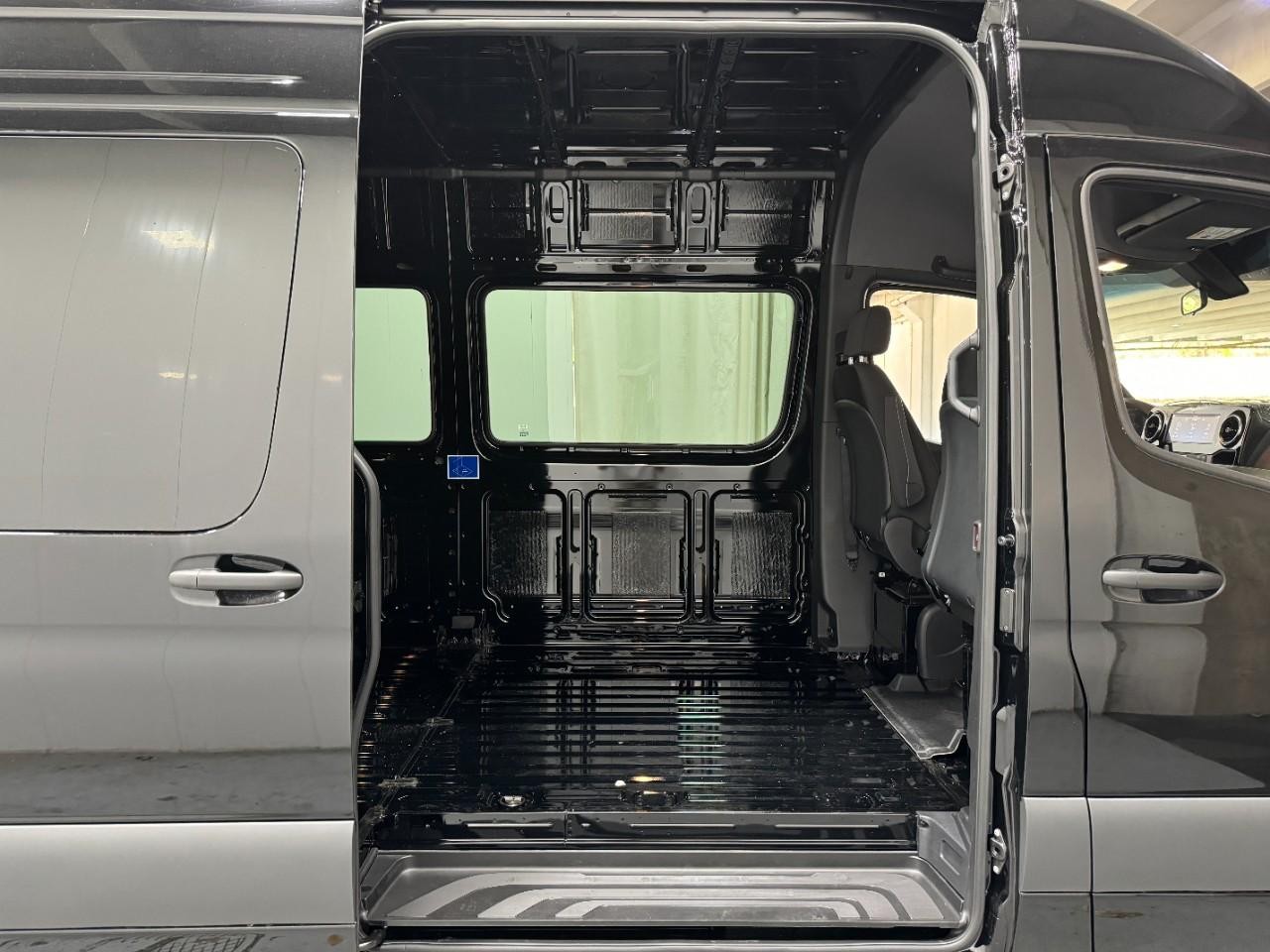 Mercedes-Benz Sprinter Cargo Van Vehicle Full-screen Gallery Image 10