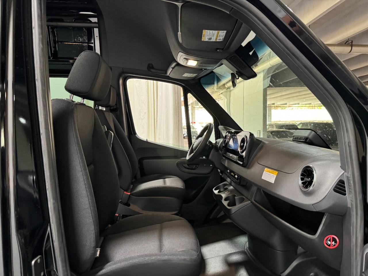 Mercedes-Benz Sprinter Cargo Van Vehicle Full-screen Gallery Image 17