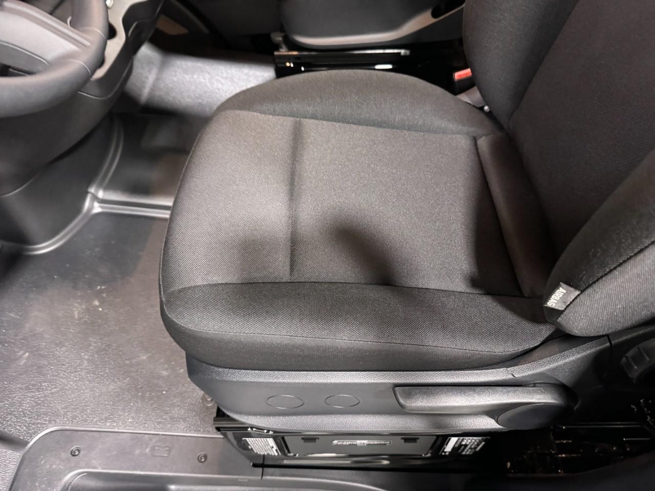 Mercedes-Benz Sprinter Cargo Van Vehicle Full-screen Gallery Image 26