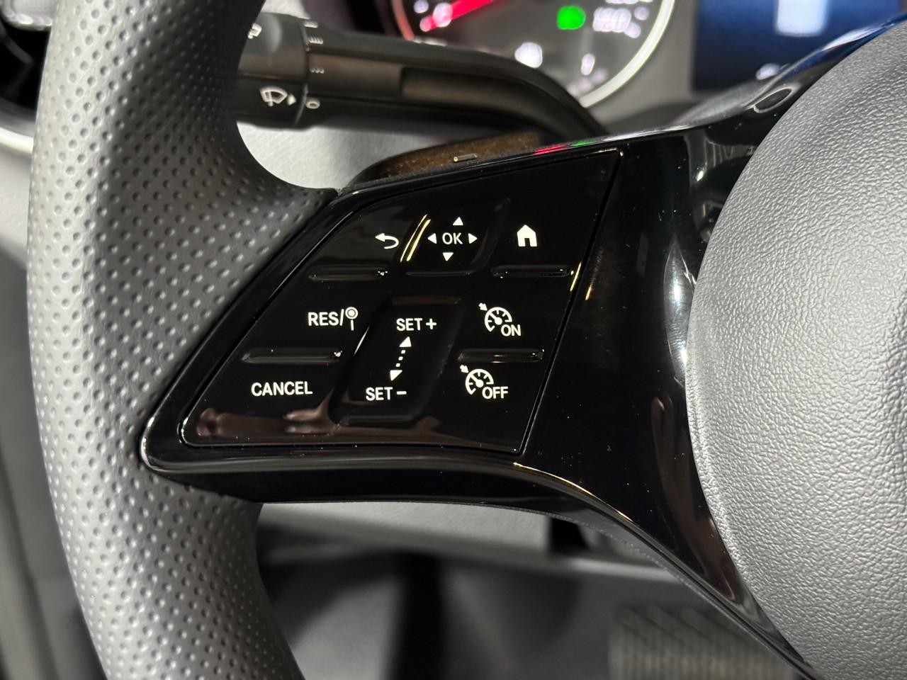 Mercedes-Benz Sprinter Cargo Van Vehicle Full-screen Gallery Image 29