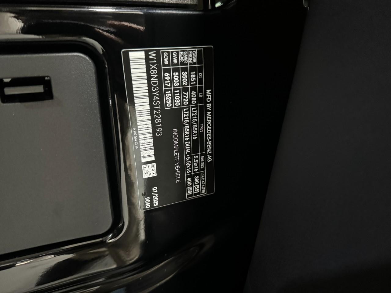 Mercedes-Benz Sprinter Cargo Van Vehicle Full-screen Gallery Image 34