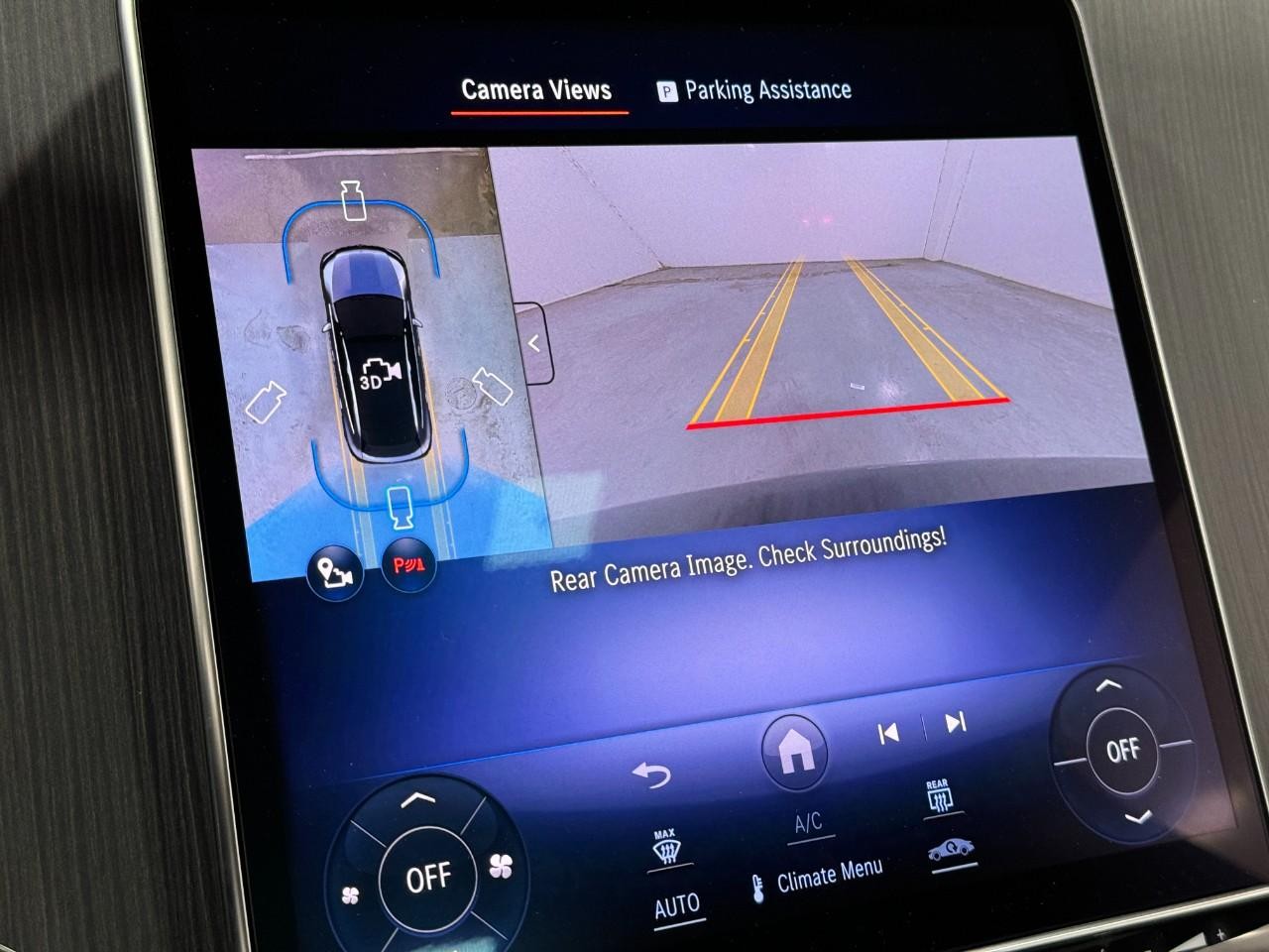 Mercedes-Benz EQE Vehicle Full-screen Gallery Image 36