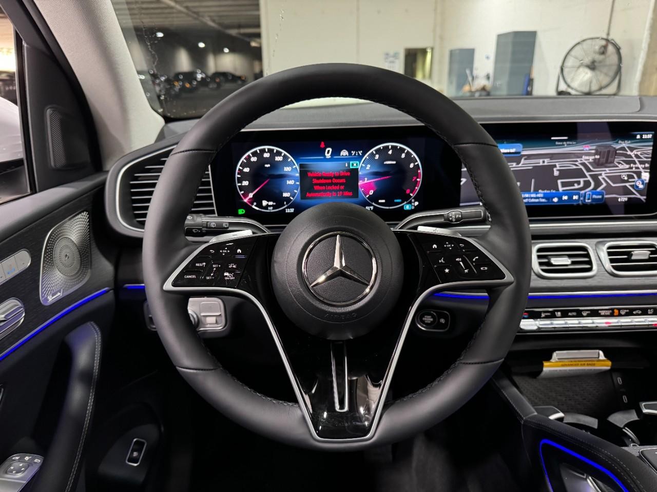 Mercedes-Benz GLE Vehicle Full-screen Gallery Image 13