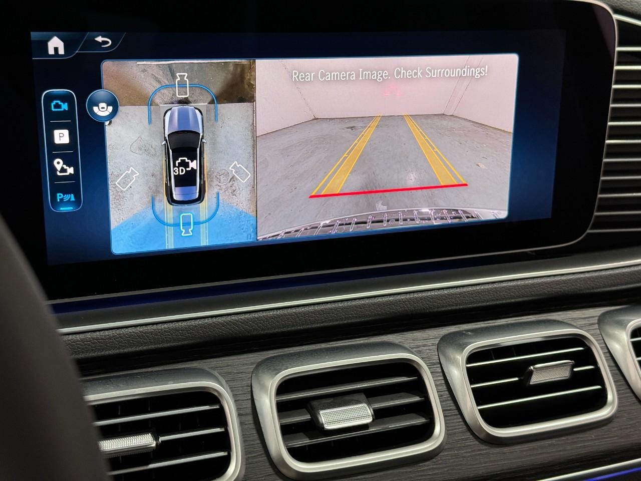 Mercedes-Benz GLE Vehicle Full-screen Gallery Image 37