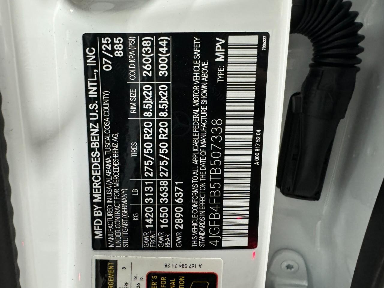 Mercedes-Benz GLE Vehicle Full-screen Gallery Image 38