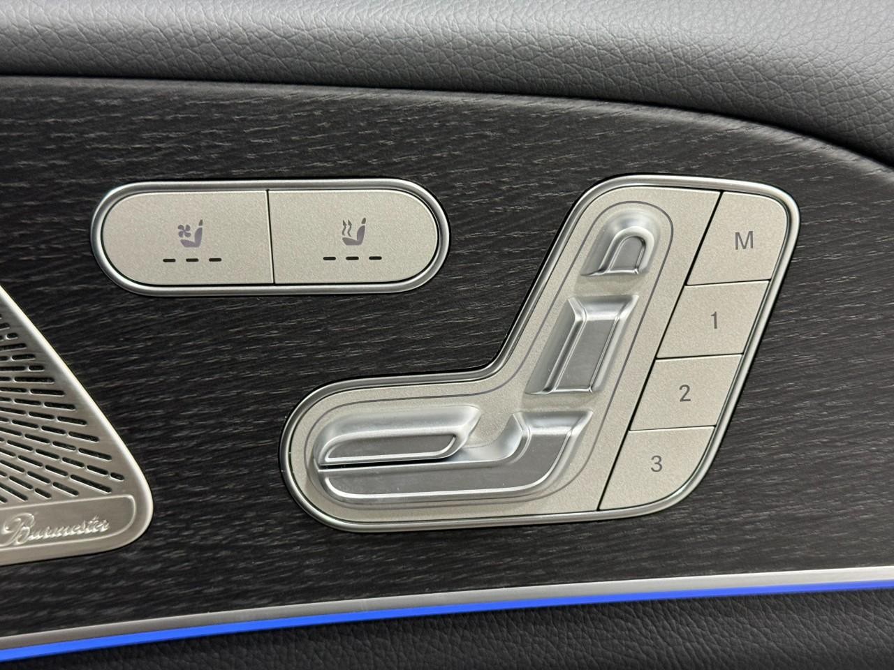 Mercedes-Benz GLE Vehicle Full-screen Gallery Image 21