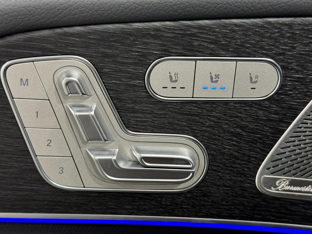 Mercedes-Benz GLE Vehicle Full-screen Gallery Image 25