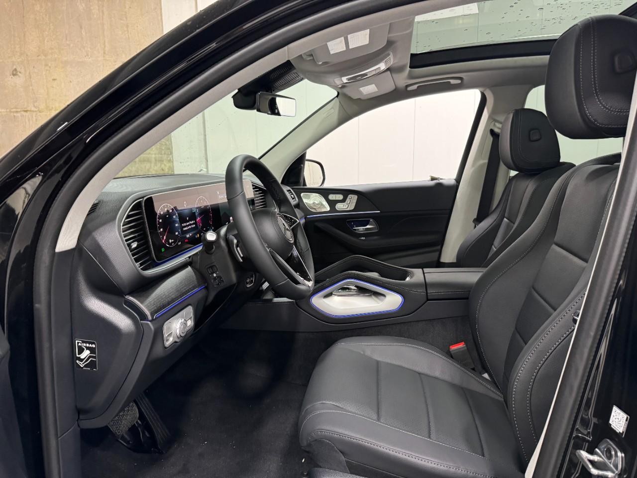 Mercedes-Benz GLE Vehicle Full-screen Gallery Image 29