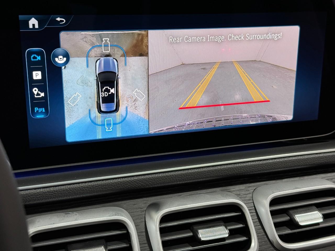 Mercedes-Benz GLE Vehicle Full-screen Gallery Image 37