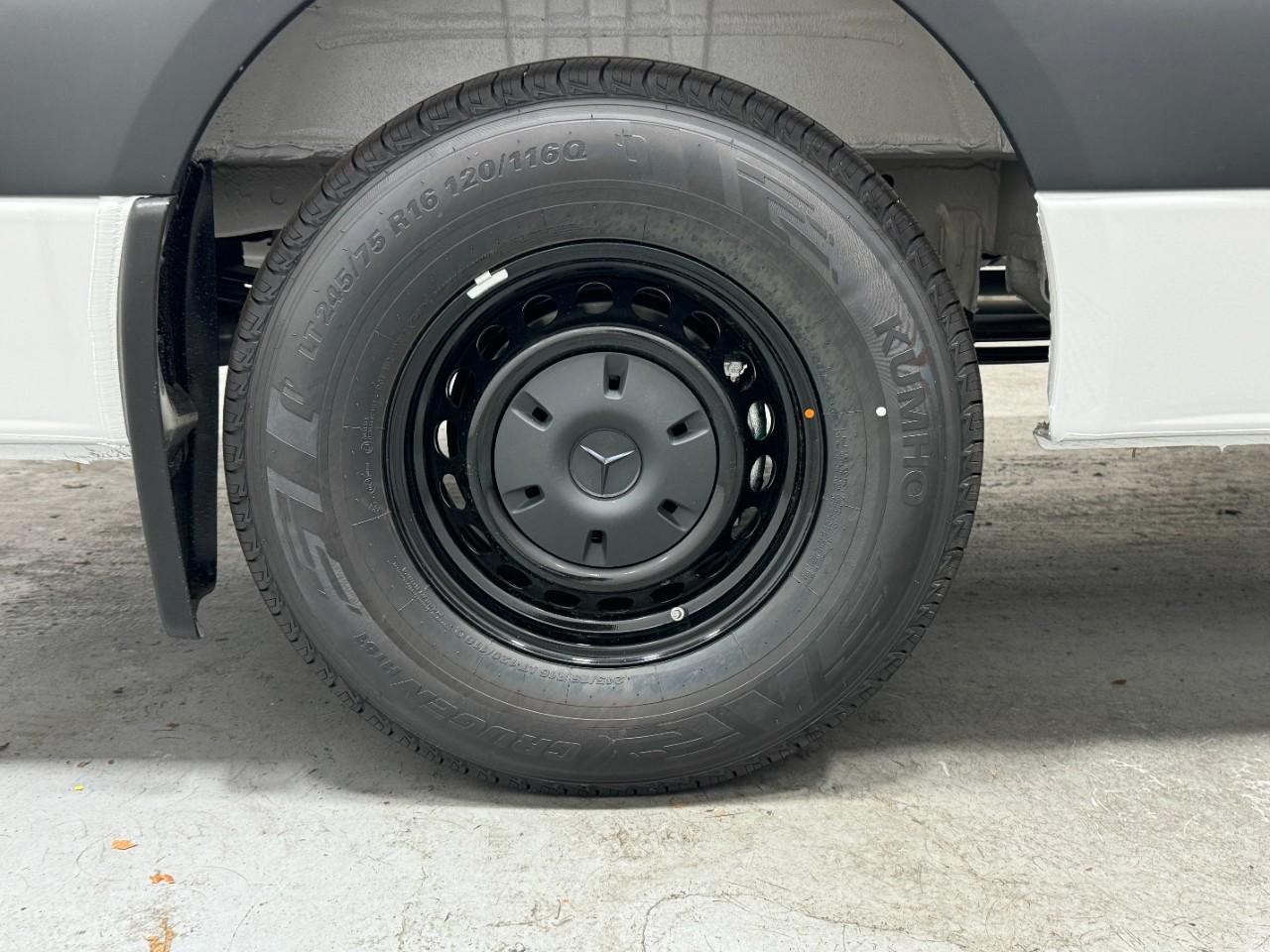 Mercedes-Benz Sprinter Passenger Van Vehicle Full-screen Gallery Image 5